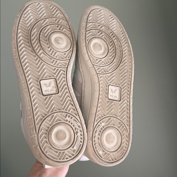 Veja V-15 Mid Top Sneaker women’s Leather - Picture 12 of 16